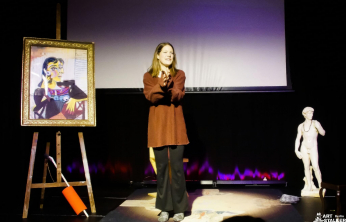 "Mona Lisa ohne Rahmen" mit Loretta Müller im Art Stalker Berlin