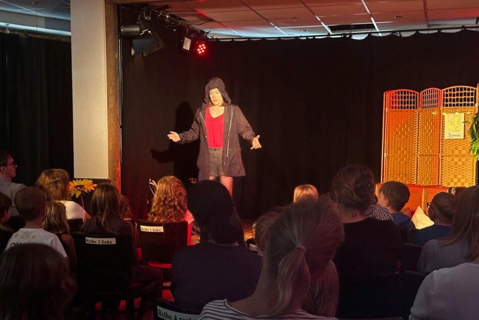 Hexe Rosanna und das Herbstlicht im Altstadttheater Köpenick